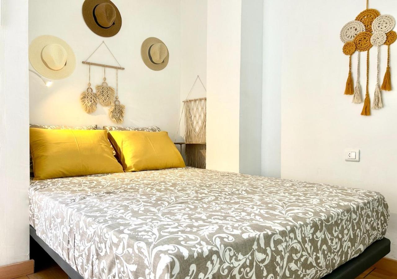 2 Min Dalla Loft Terrazza Casa Gialla Apartment *